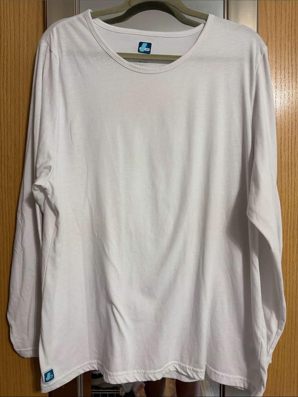 Adar size 3X  White Long-Sleeve Crewneck Shirt scrubs under scrubs